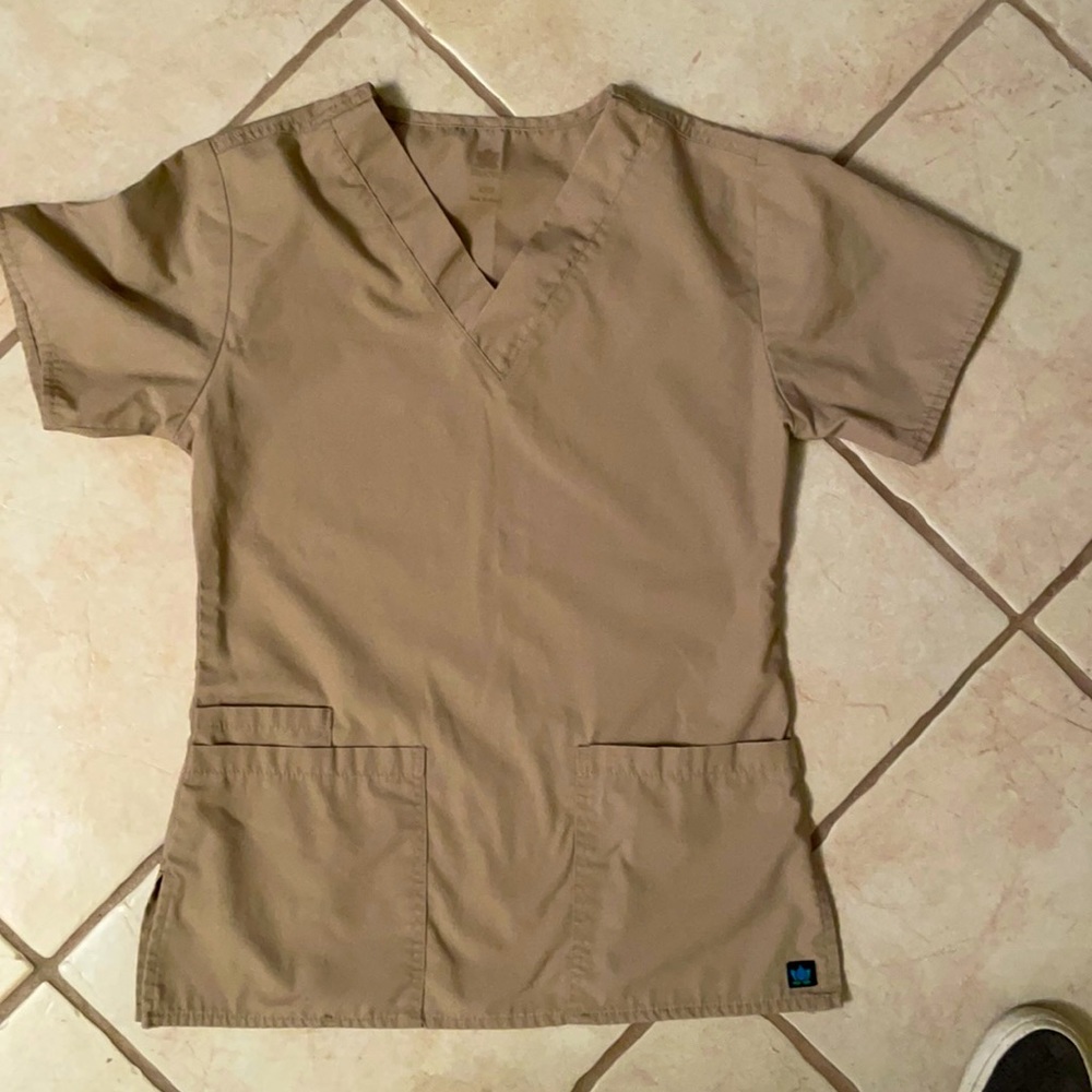 Maevn Scrub Top